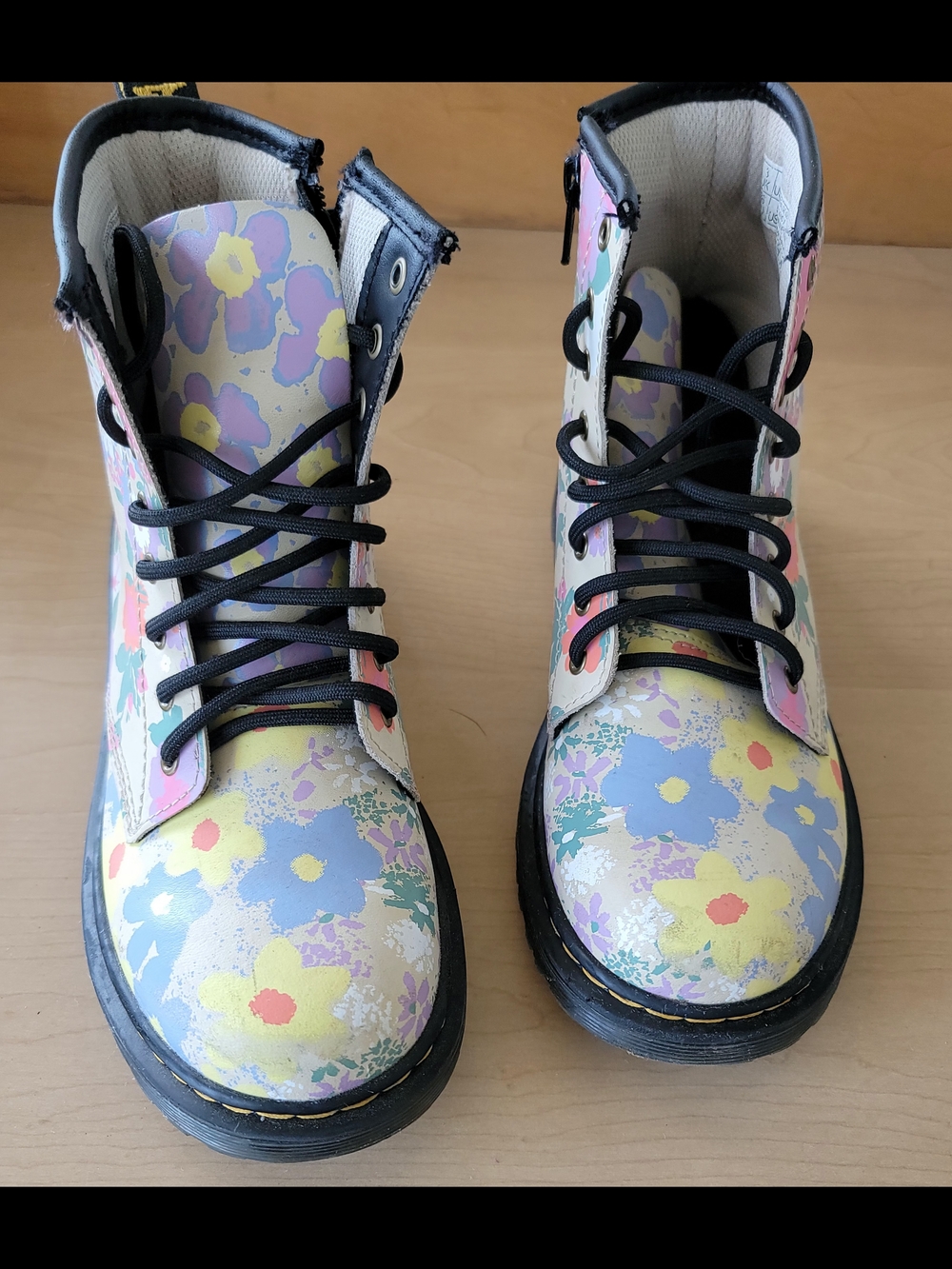 Dr. Martens Kids Pastel Floral Lace-Up Boots